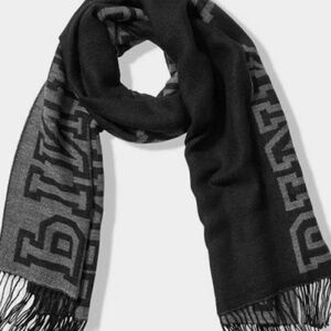 NWT Blanket Scarf PINK Victorias Secret Fringe Blanket Scarf Acrylic Black Gray